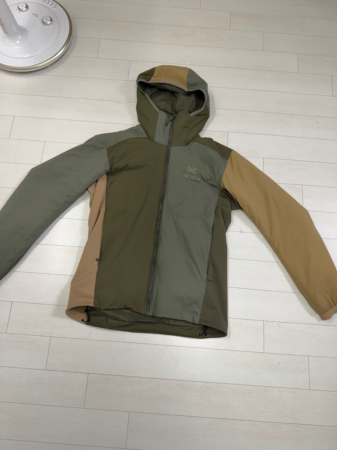 아크테릭스 아톰 포리지 M 사이즈  25년 4월 제조 상품  얼룩이 조금 상품이미지1