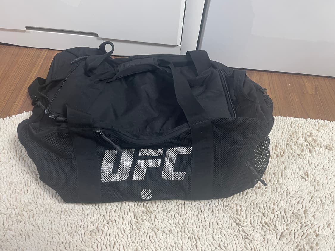 UFC  리복 선수지급용 한정판 더플백 새상품급 ( 초레어템 급처)🔥 상품이미지2