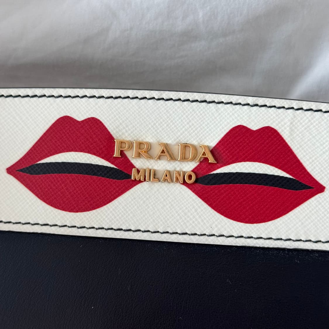 프라다 크로스백 상품이미지2