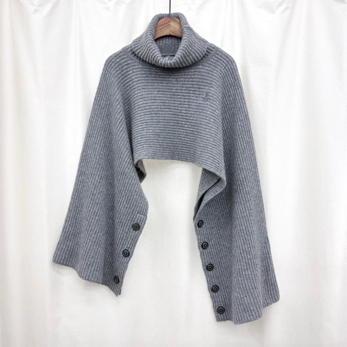 비비안웨스트우드 앵글로마니아 터틀넥 니트 케이프 상품이미지1