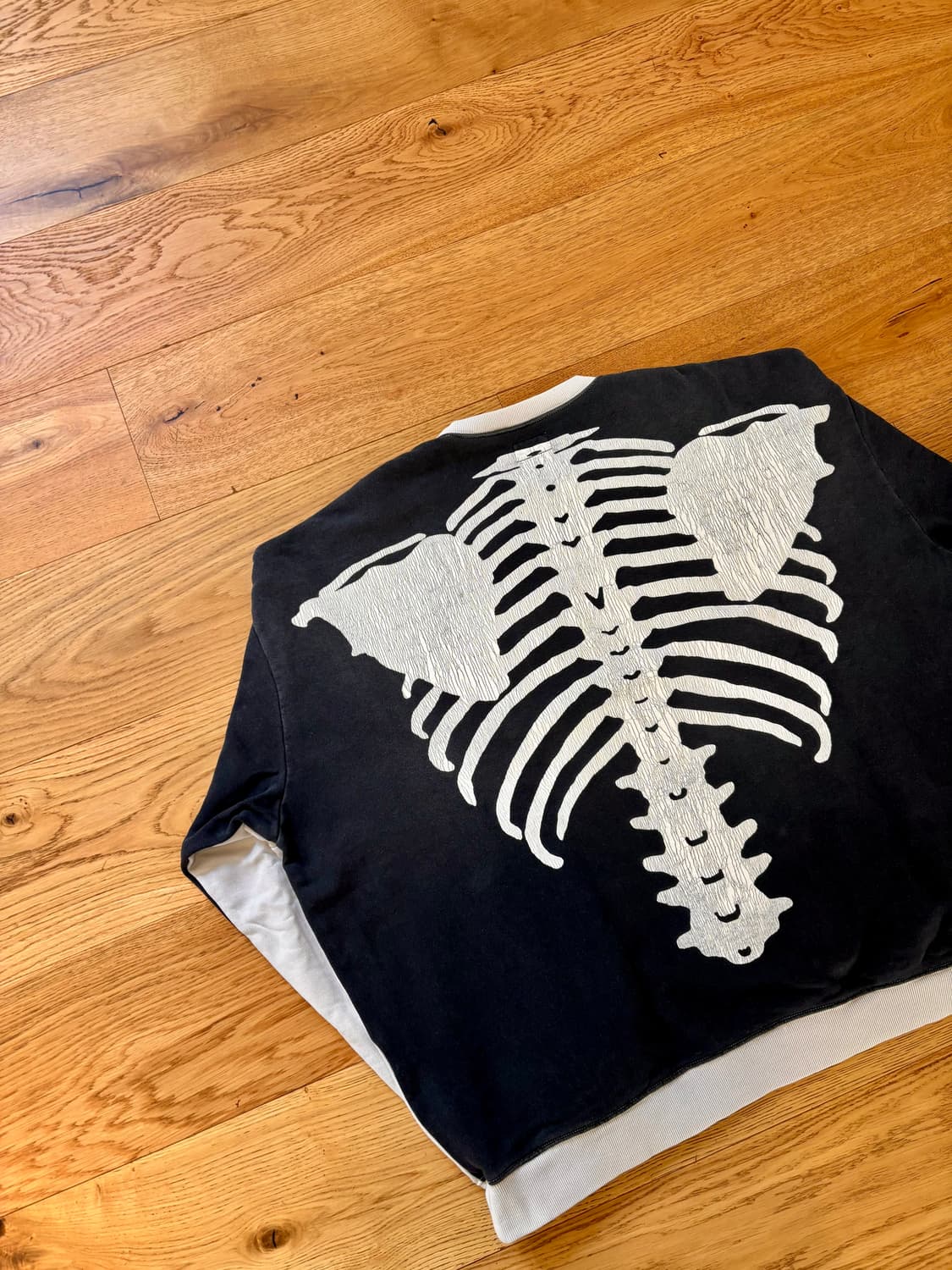 캐피탈 본 스웻셔츠 상품이미지2