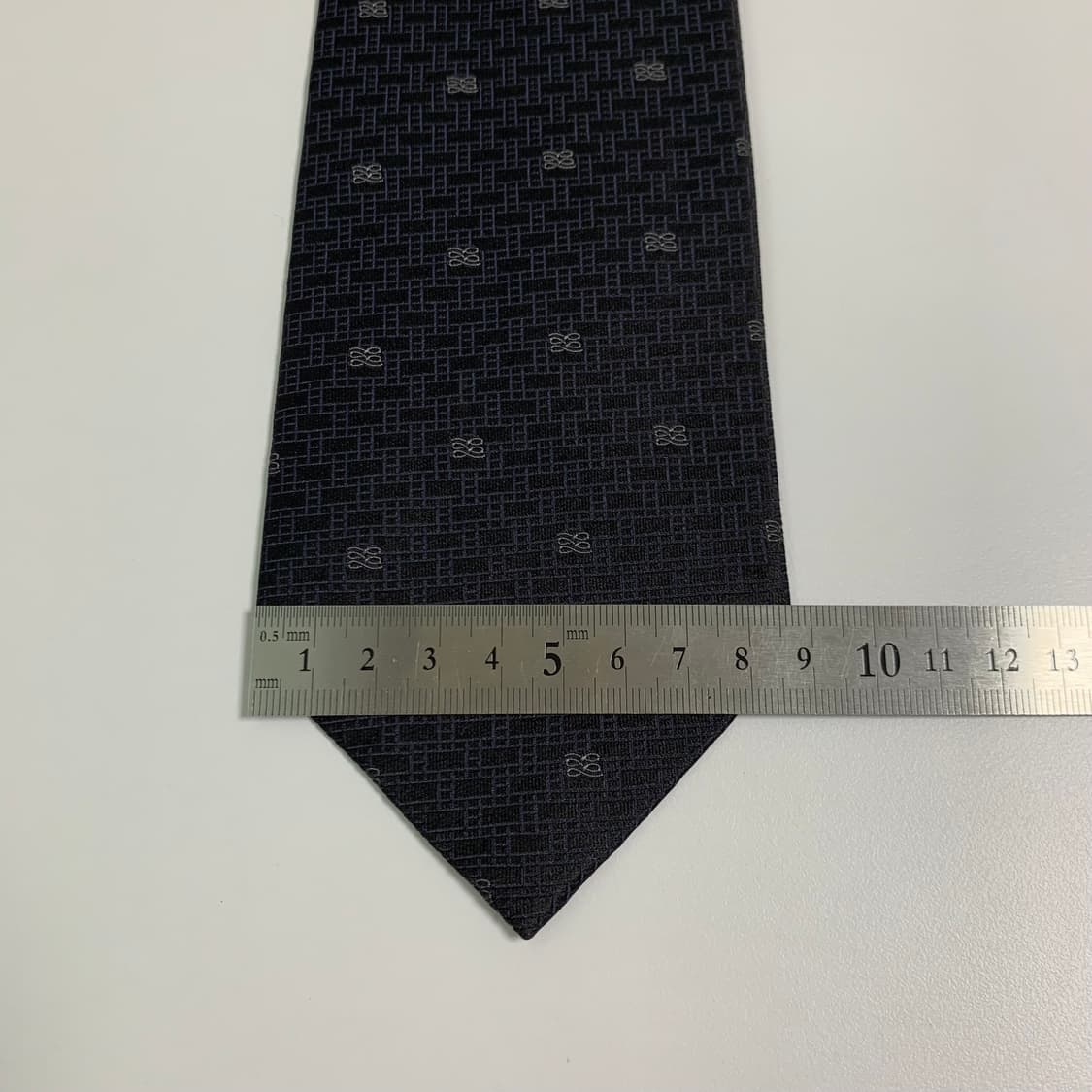 란셀(LANCEL) 블랙컬러 모노그램 명품넥타이 최상급 A+등급 상품이미지10