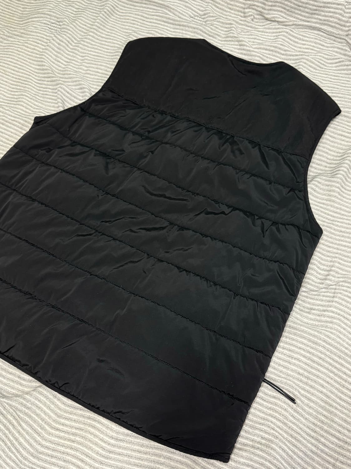 CP컴퍼니 블랙 경량패딩 조끼(XL) 상품이미지5