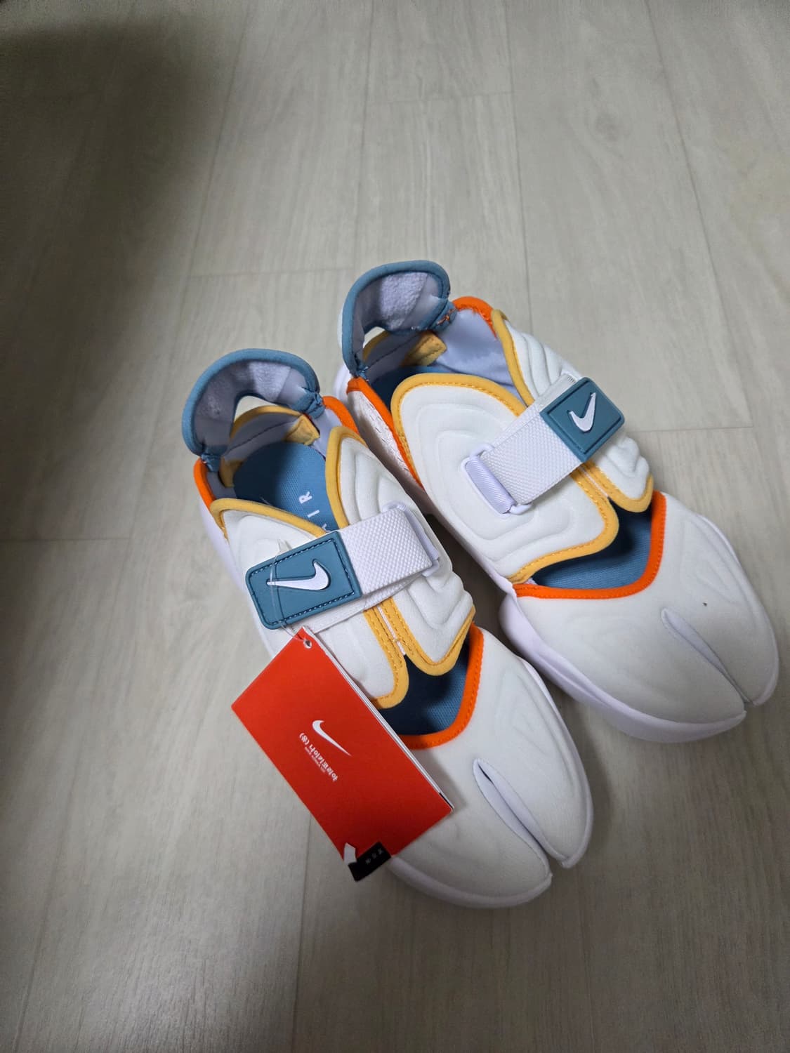 나이키 아쿠아리프트 235 새상품 상품이미지1