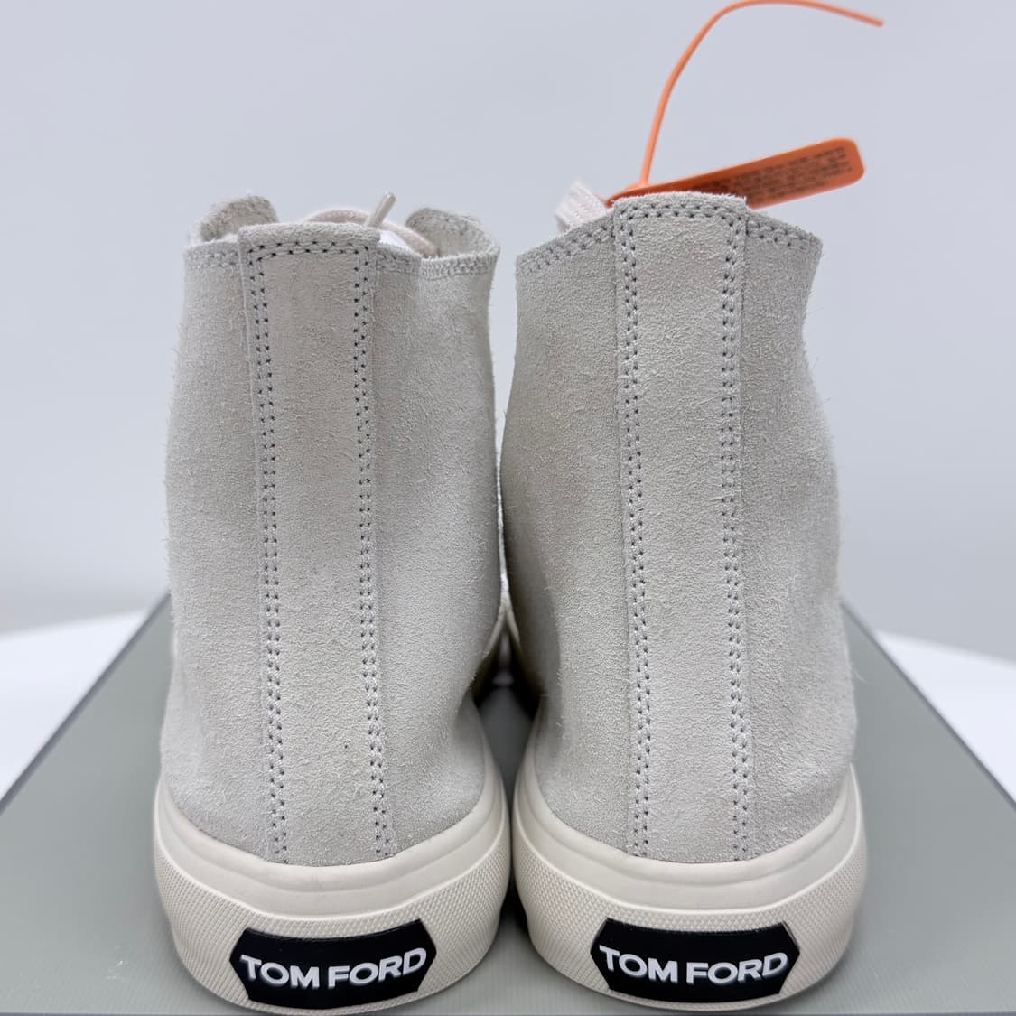 [미사용/255] 톰포드 캠브리지 스웨이드 하이탑 스니커즈 라이트 그레이 상품이미지7