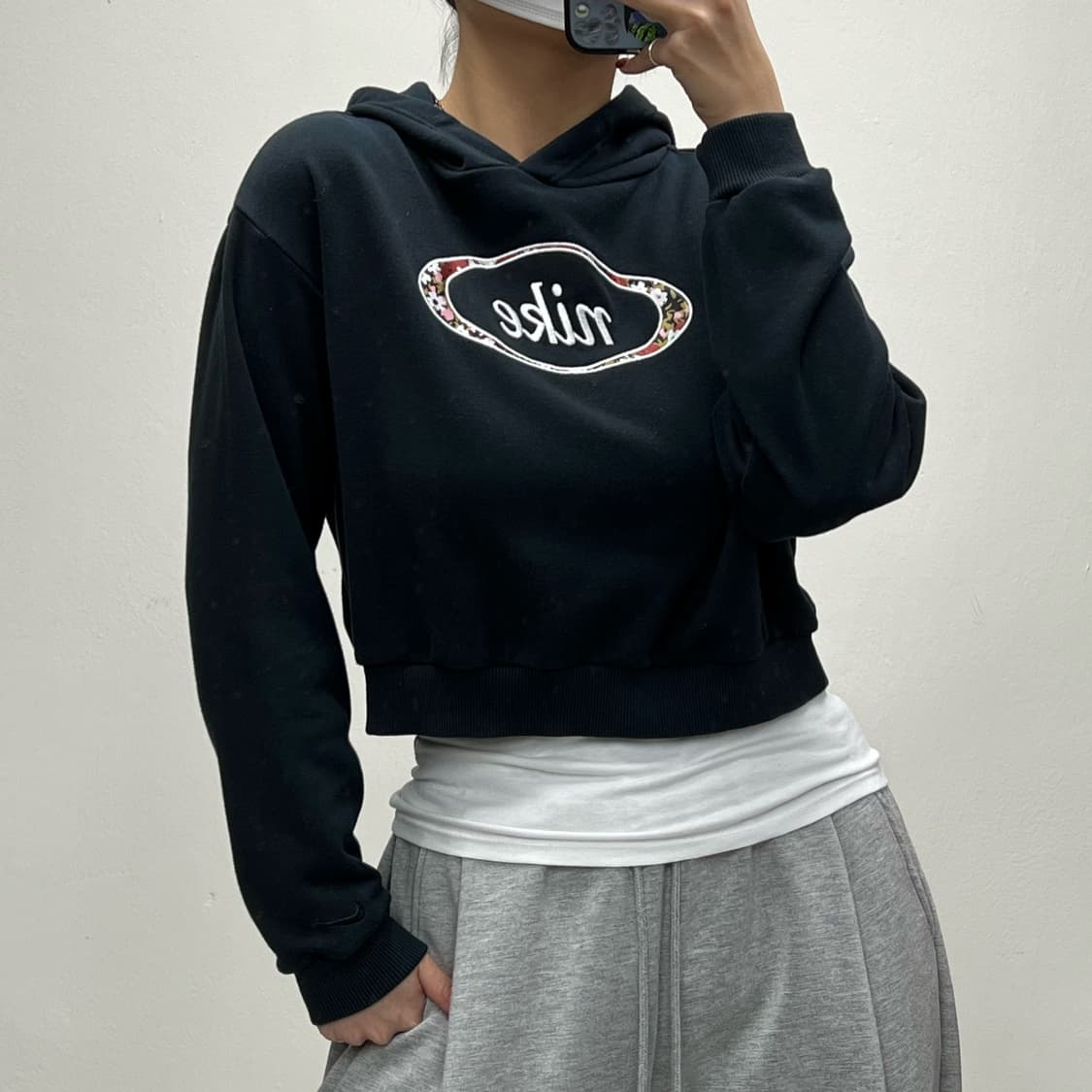 나이키 크롭 후드티 블랙 여성 S [041504] 상품이미지1