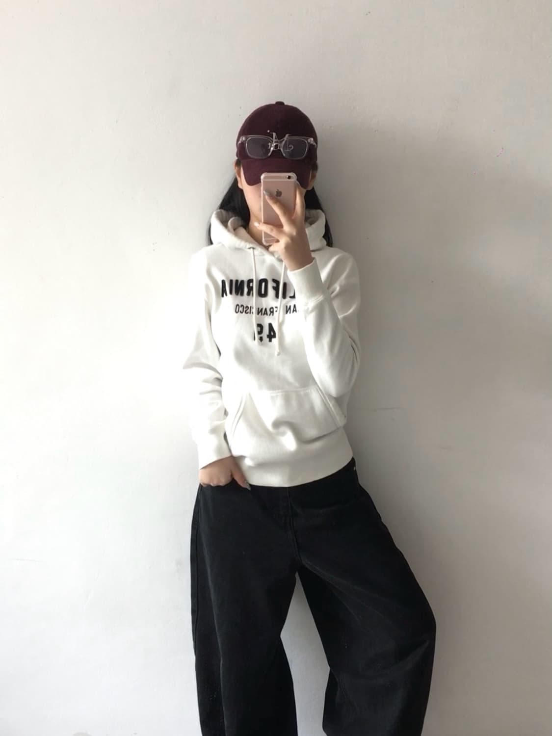 후아유 자수로고 후드티 상품이미지1