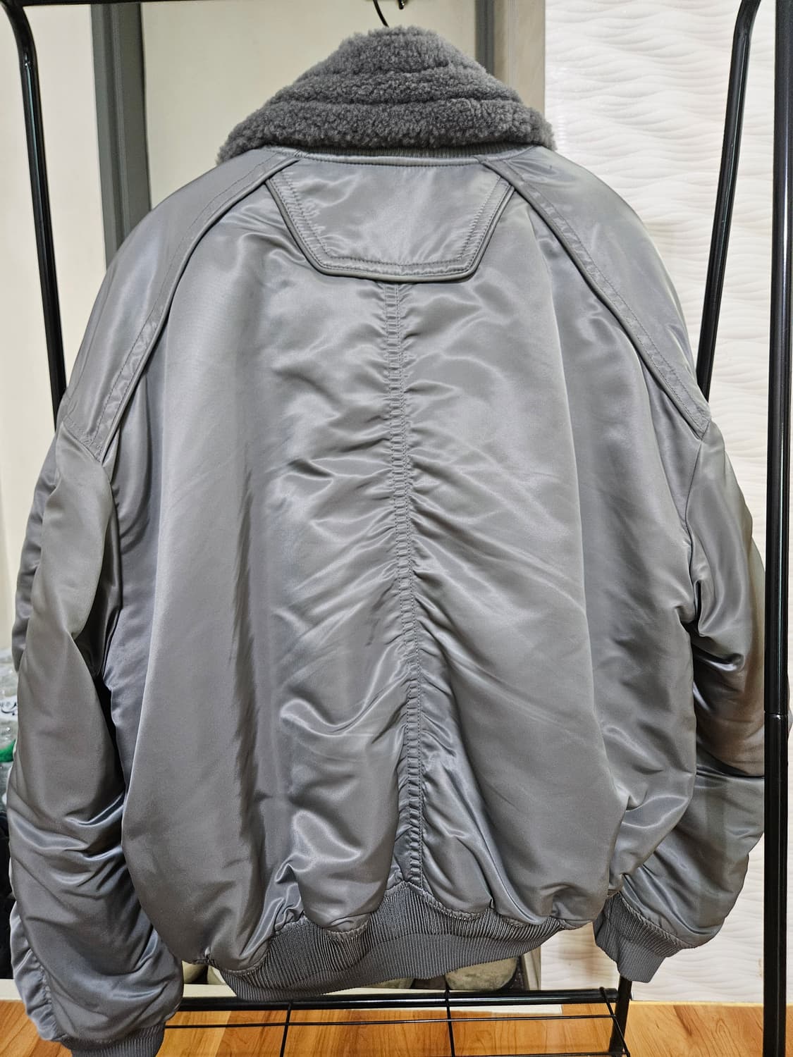 [46] 준지 22FW 오버핏 무스탕 마원 (MA-1)그레이 상품이미지5