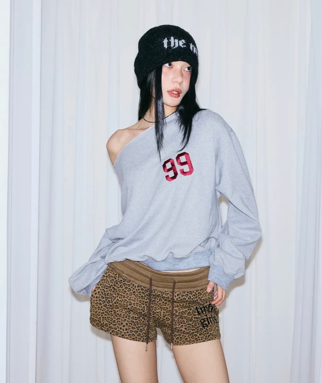 미스테리어스호텔 오프숄더 맨투맨 그레이 상품이미지1