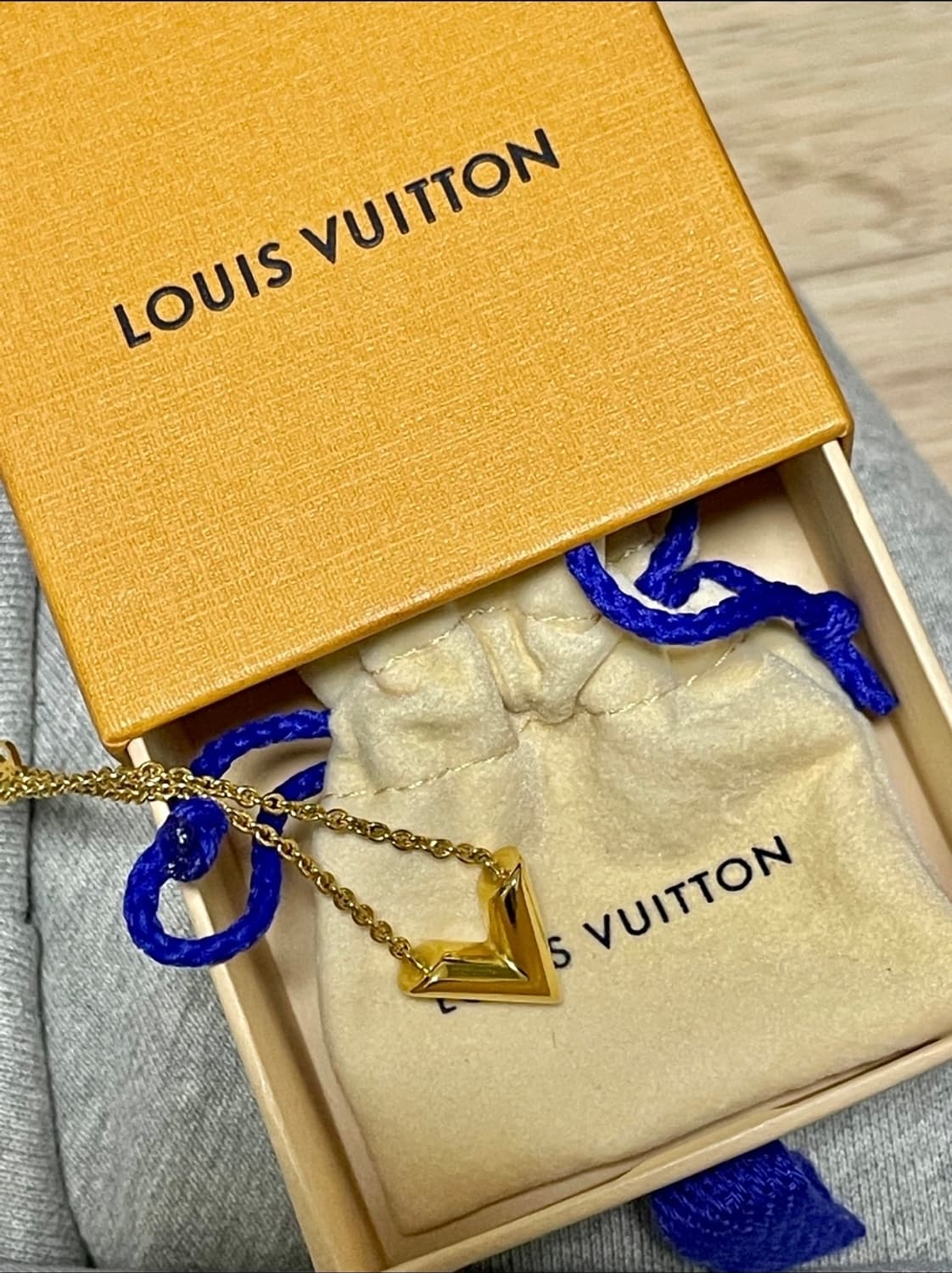 루이비통 에센셜 네크리스 골드 목걸이 상품이미지1