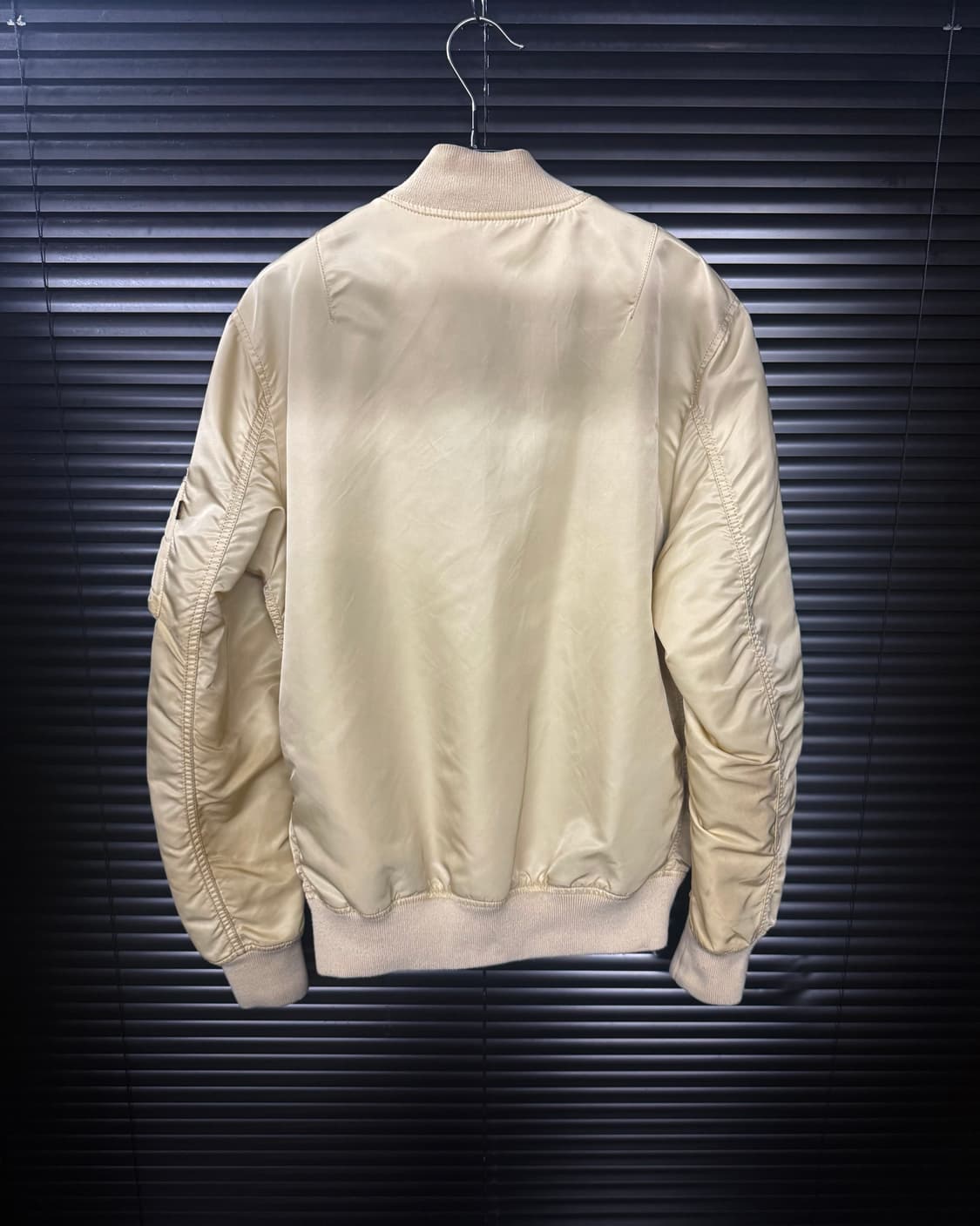 알파인더스트리 베이지 아이보리 항공 점퍼 ma1 M 95 봄버 블루종 상품이미지5