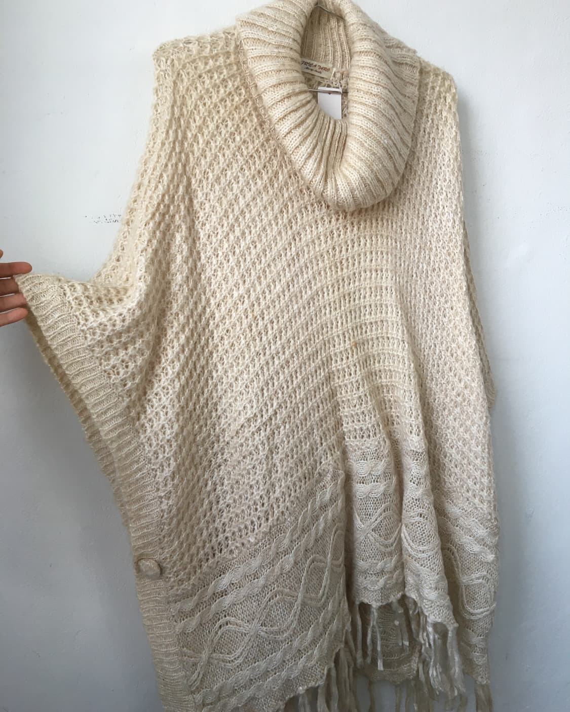 High neck fringe knit cape 상품이미지4