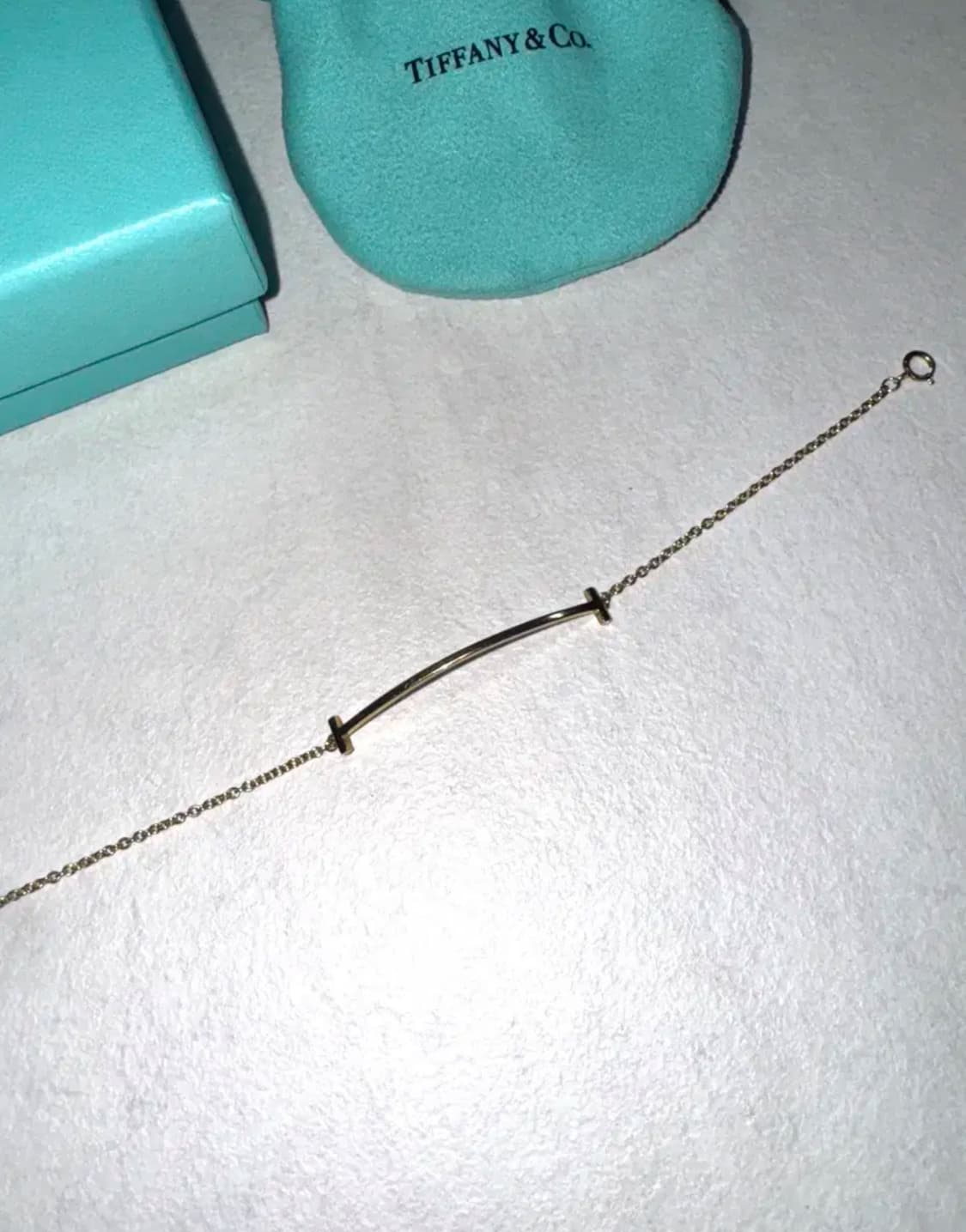 티파니앤코 T 스마일 팔찌 옐로우 골드 상품이미지3