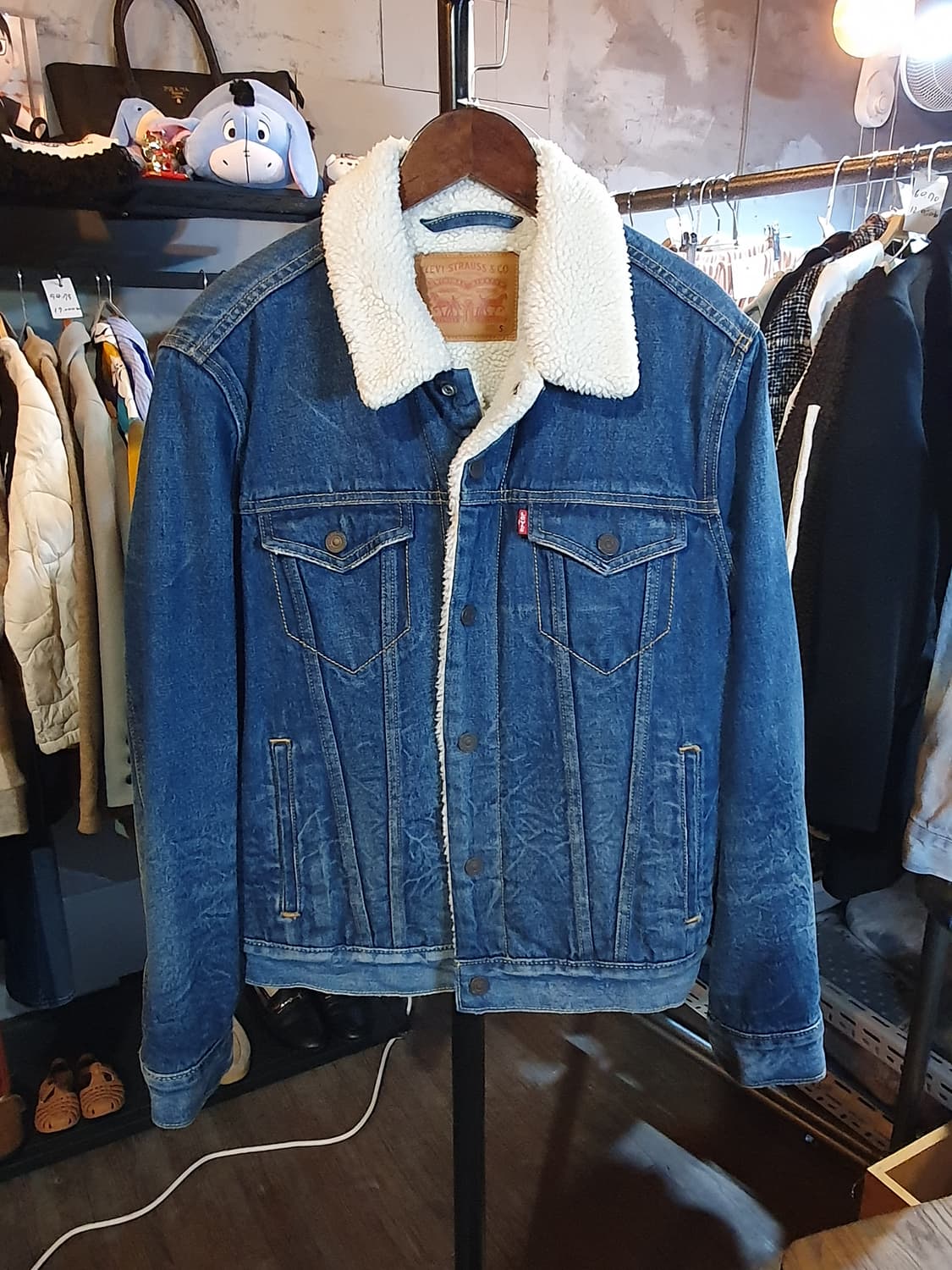 무배 리바이스 뽀글이 데님 트러커 자켓 S사이즈 2200323 상품이미지1