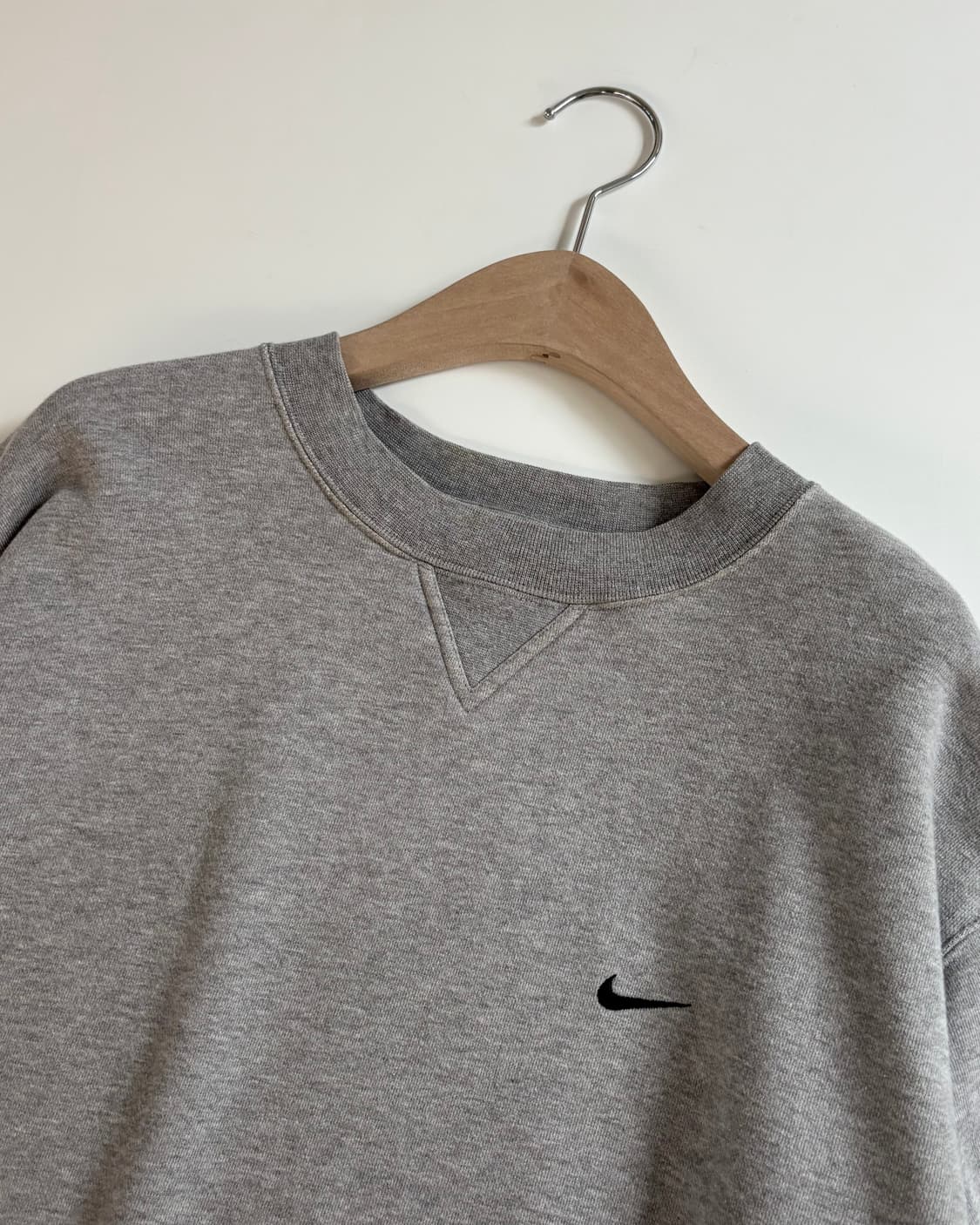Nike 나이키 스우시 그레이컬러 맨투맨 상품이미지3