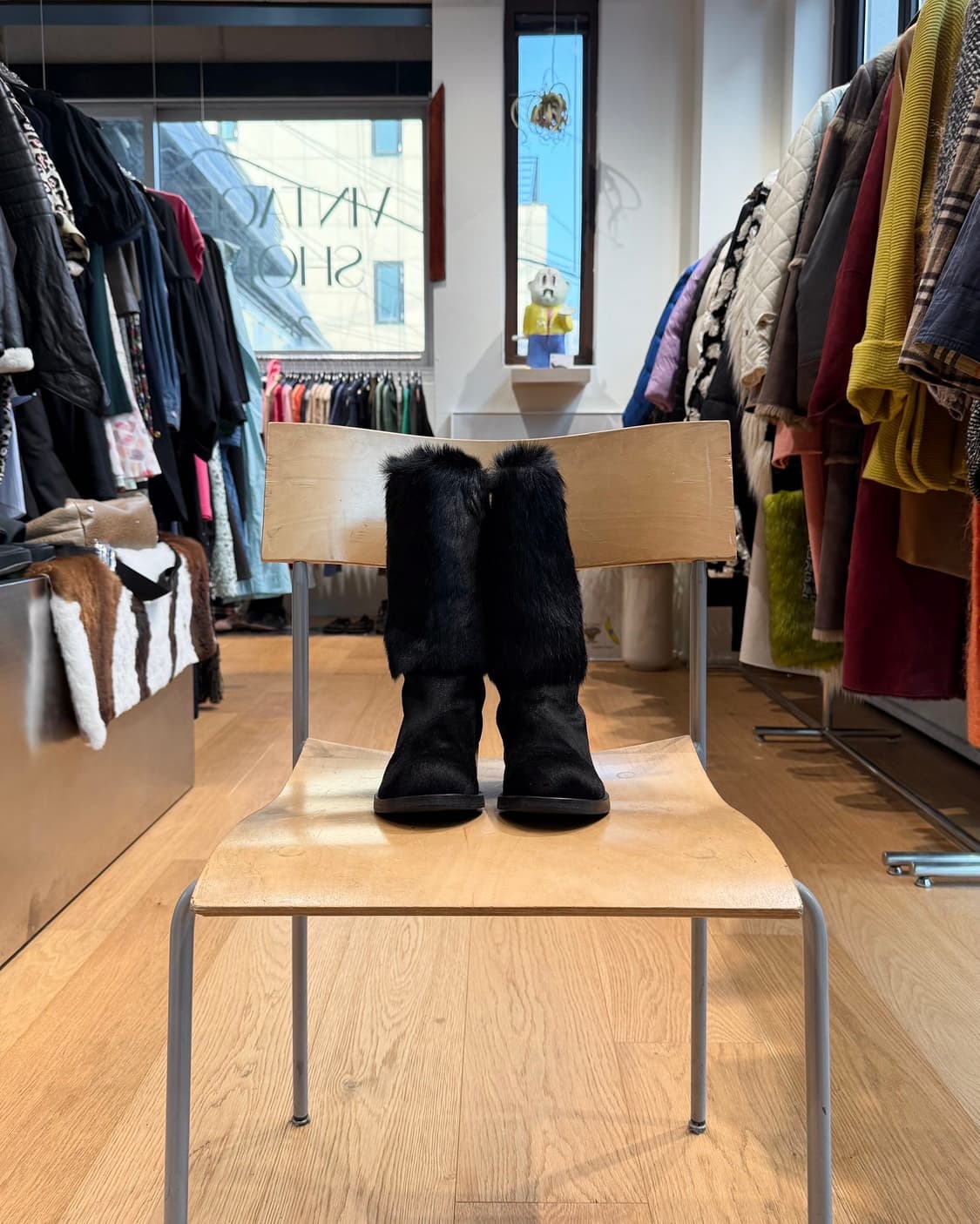 샤넬 블랙 카프스킨 퍼 부츠 상품이미지2