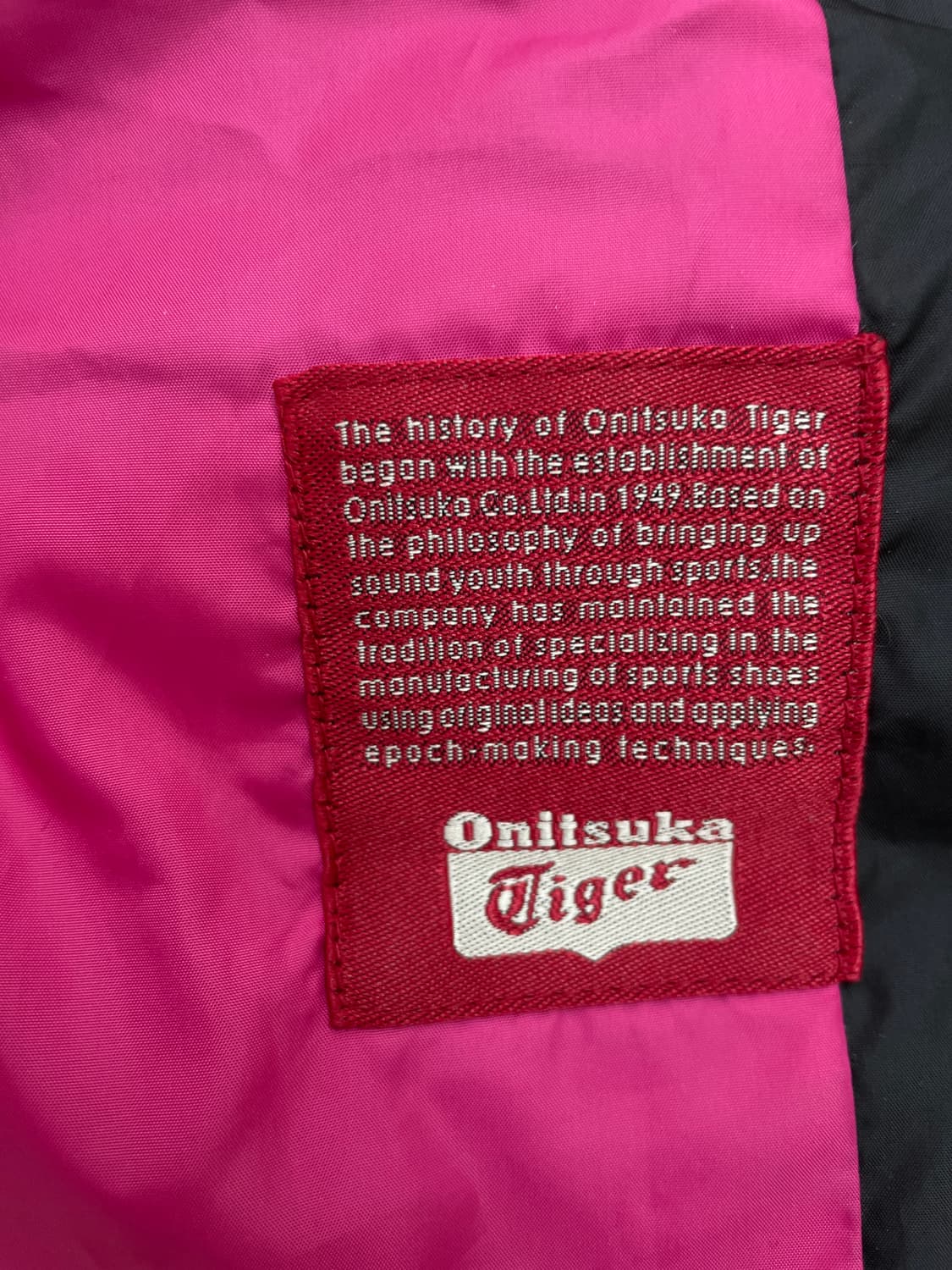 오니츠카 타이거[Onitsuka Tiger] 핑크 배색 후드 다운 패딩 상품이미지6