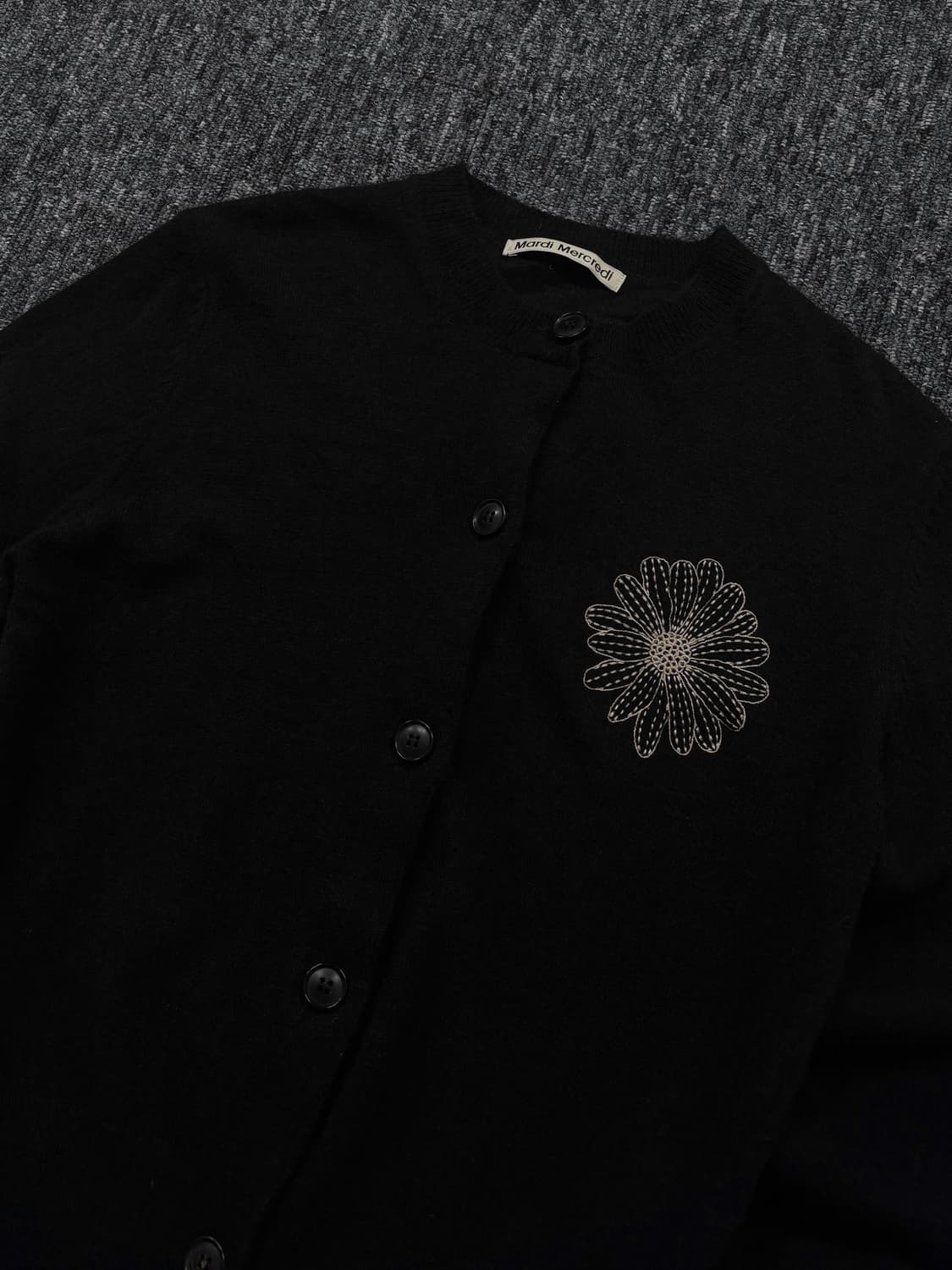 마르디 메크르디 플라워 자수 블랙 가디건 상품이미지4
