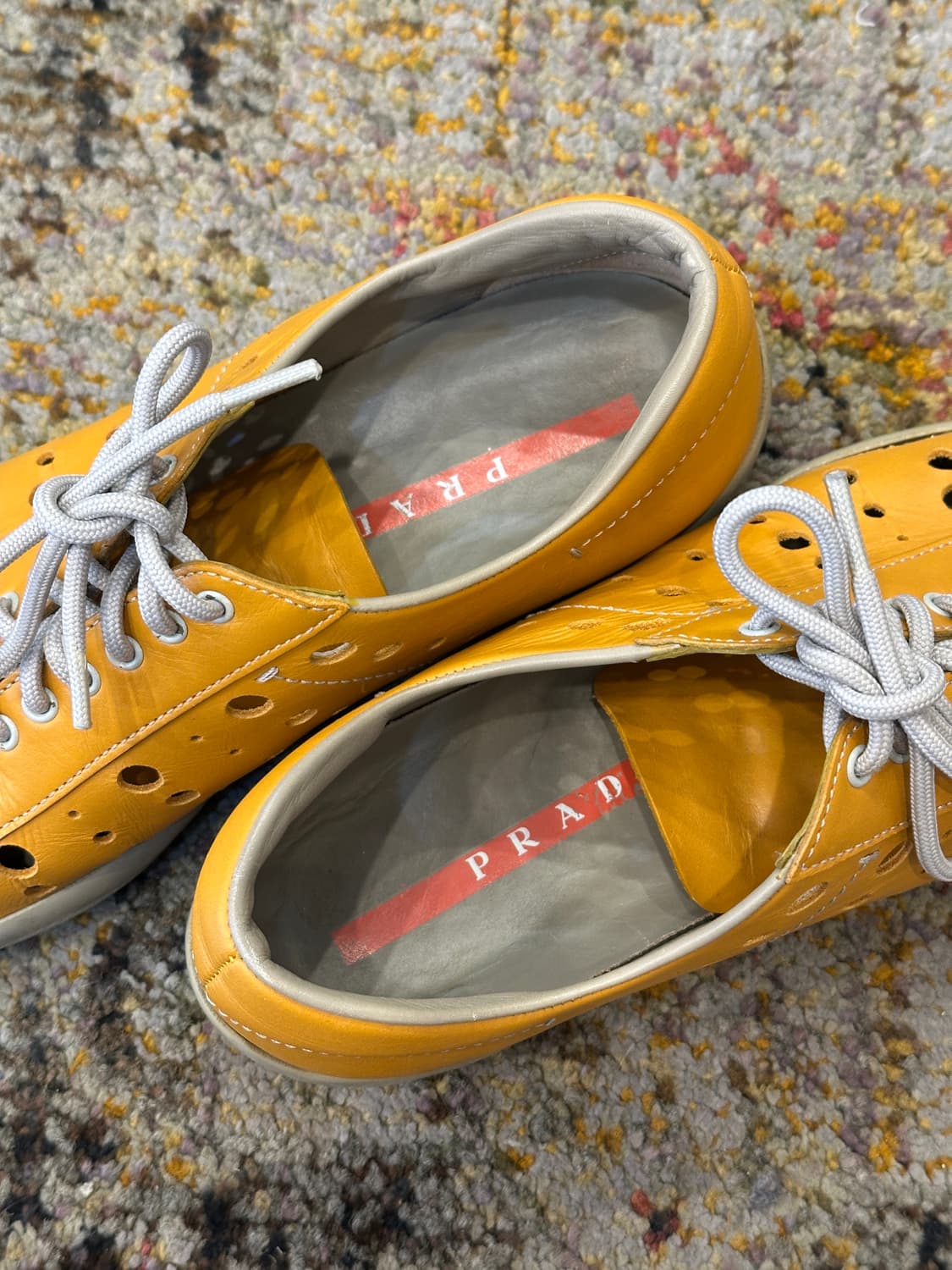 PRADA SPORT 펀칭 레더 빈티지 스니커즈 상품이미지6