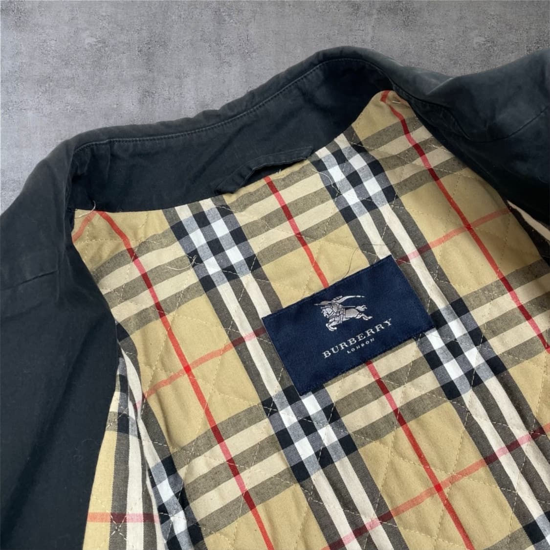 버버리 Burberry 블랙 노바체크 퀼팅 안감 블루종 자켓 M 상품이미지3