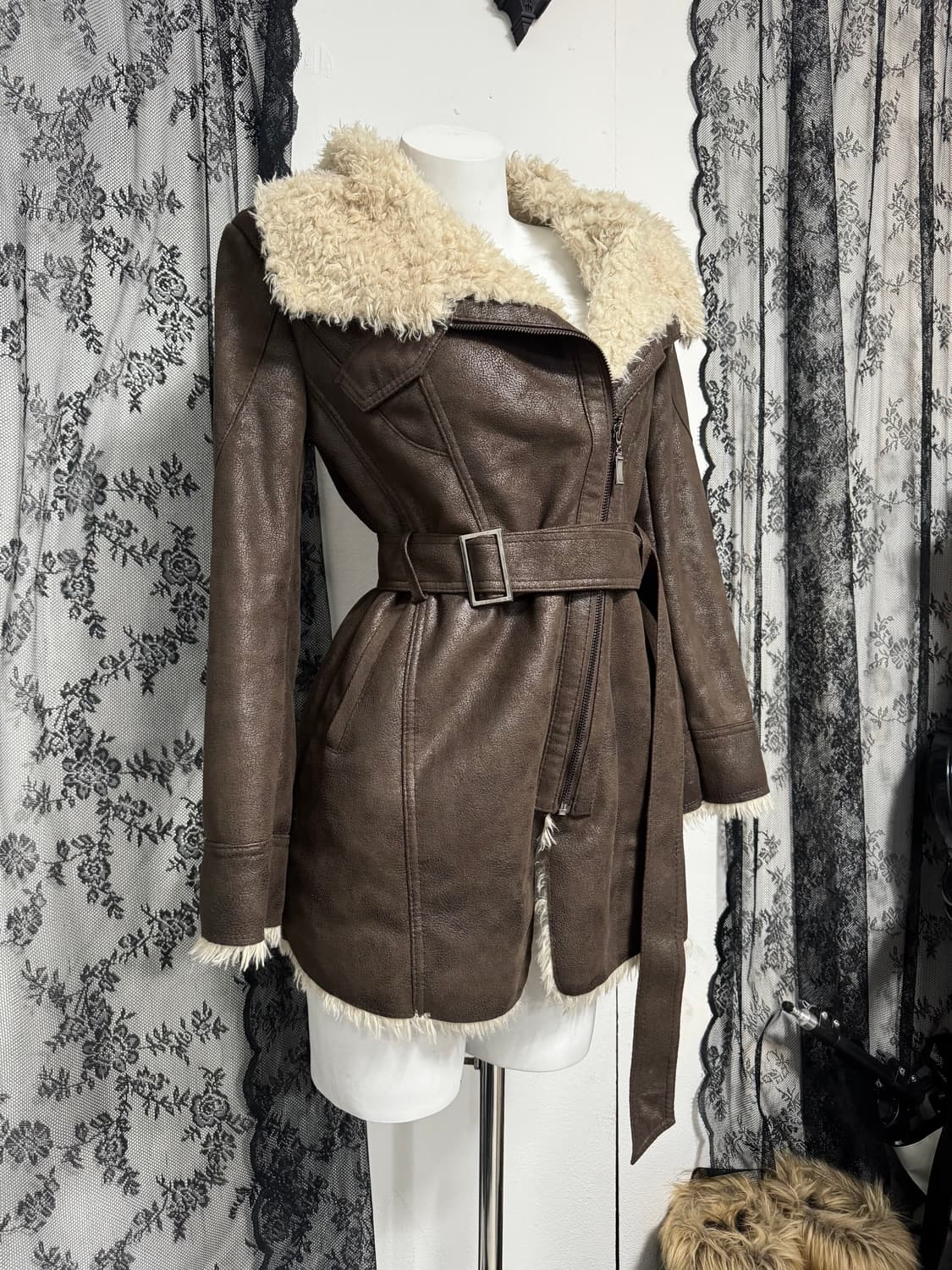 Brown long shearling jacket 상품이미지2