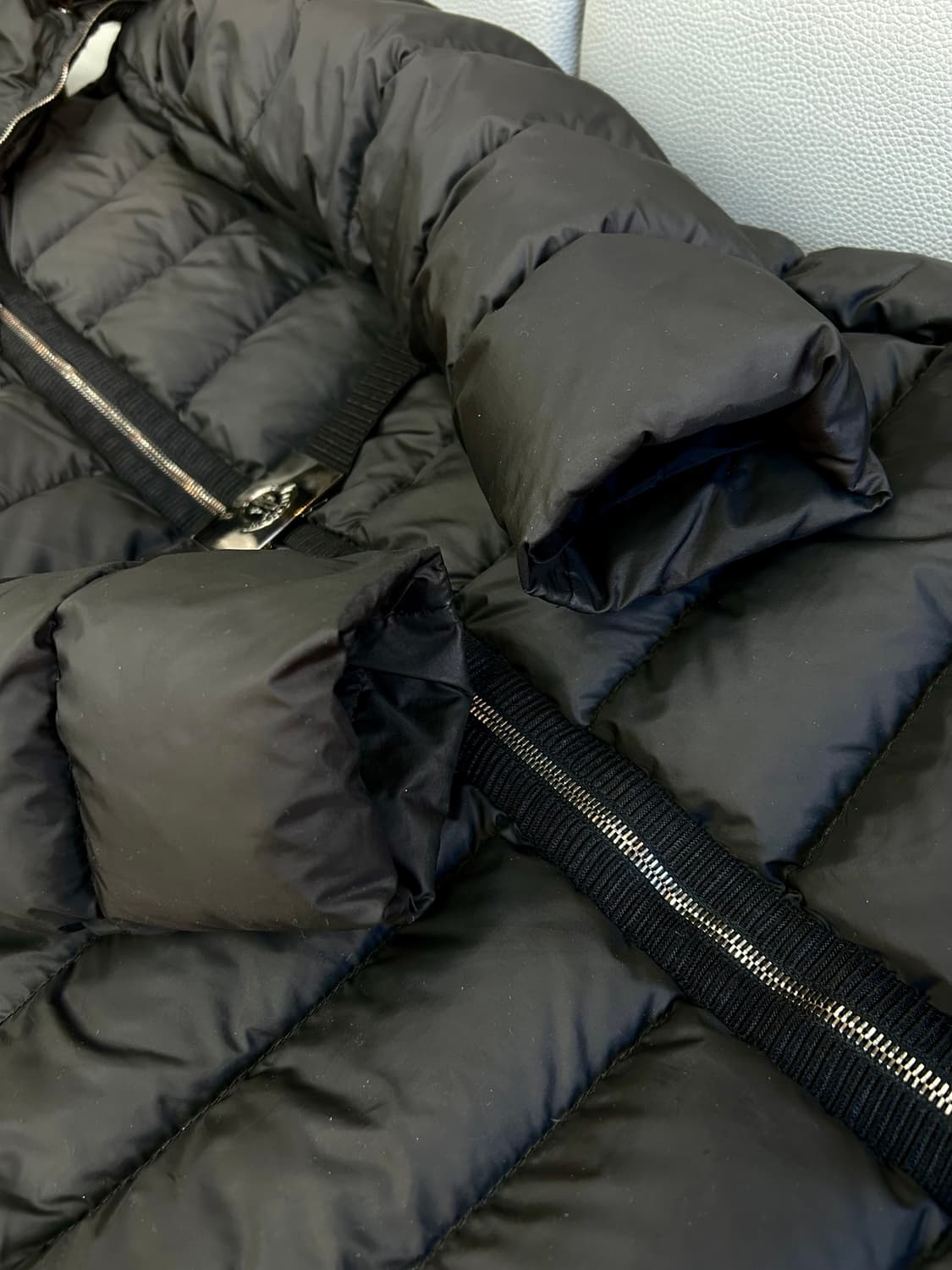 몽클레어 여성 비버퍼 구스 롱패딩(2/66) 상품이미지9