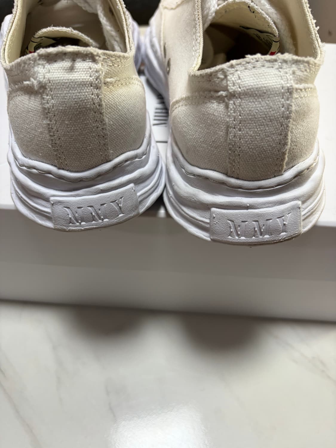 메종 미하라 로우탑 스니커즈 상품이미지5