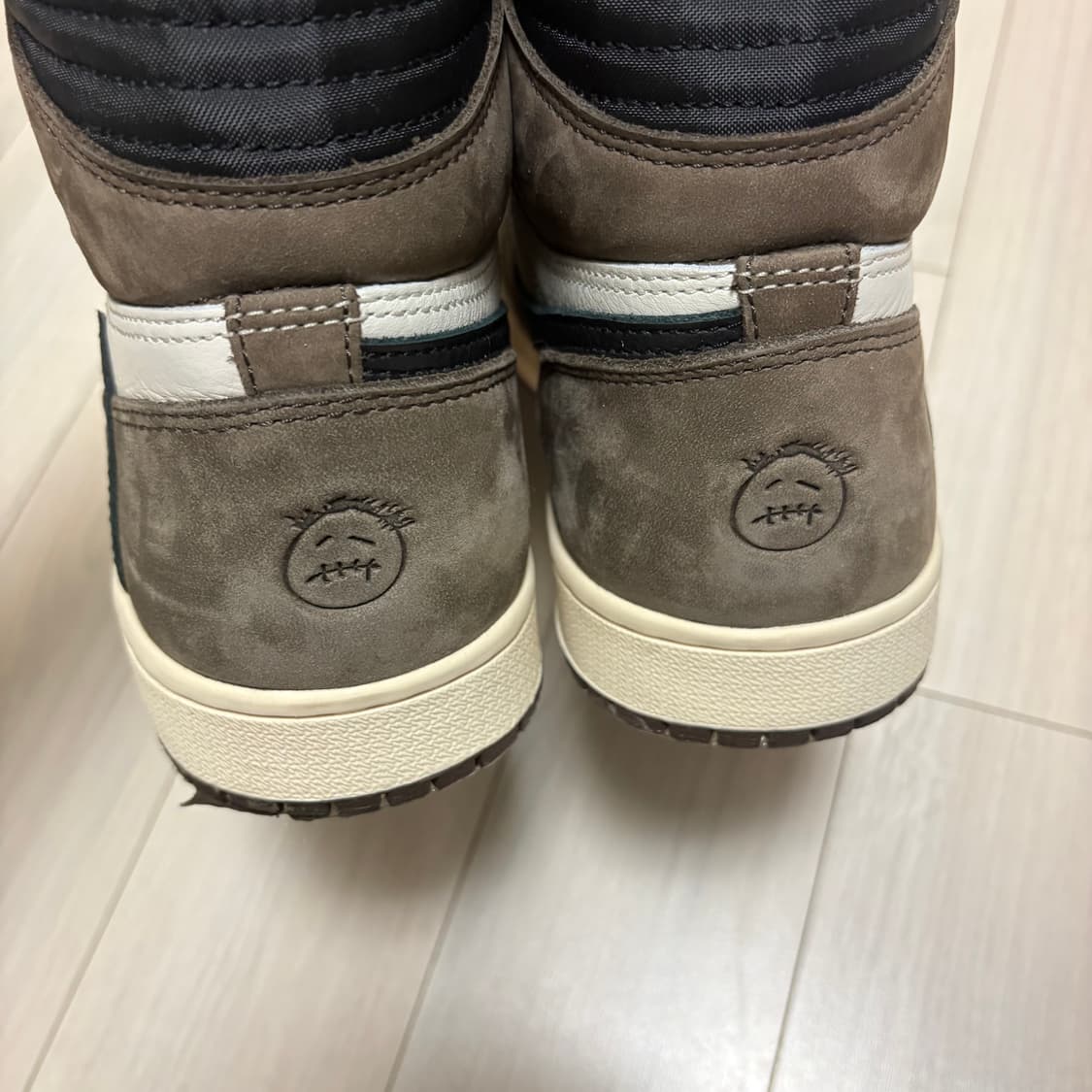 [275]조던1 트래비스스캇 OG 모카 하이 상품이미지6