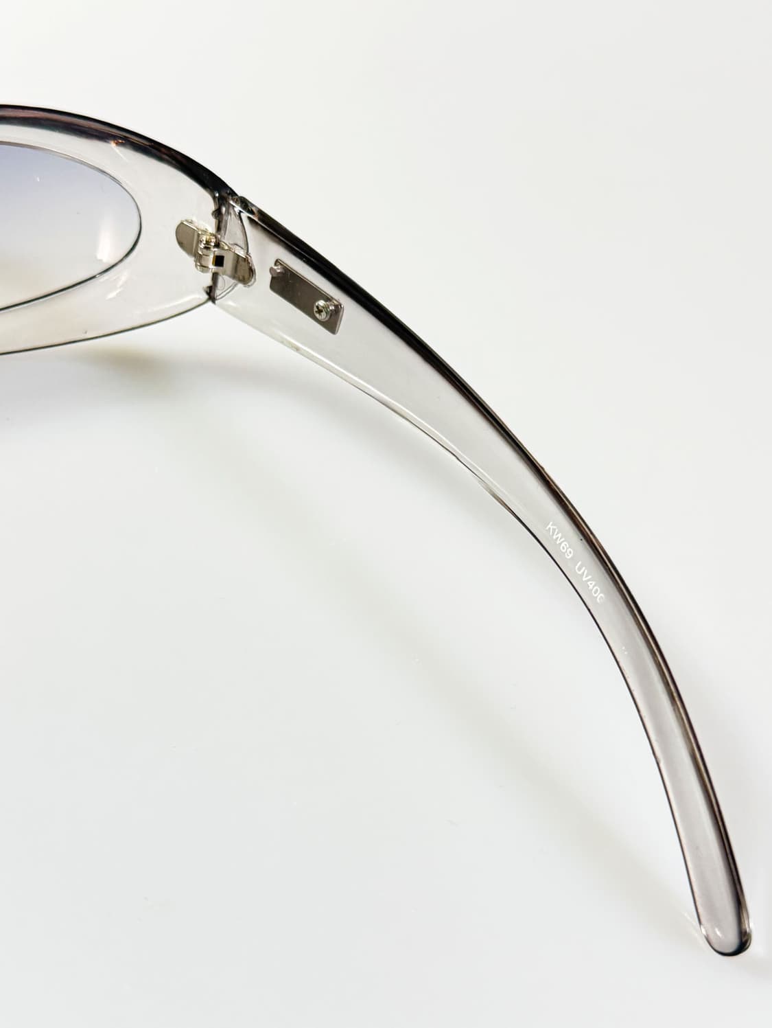 게스 볼드 오벌 클리어 프레임 틴트 빈티지 선글라스 상품이미지7