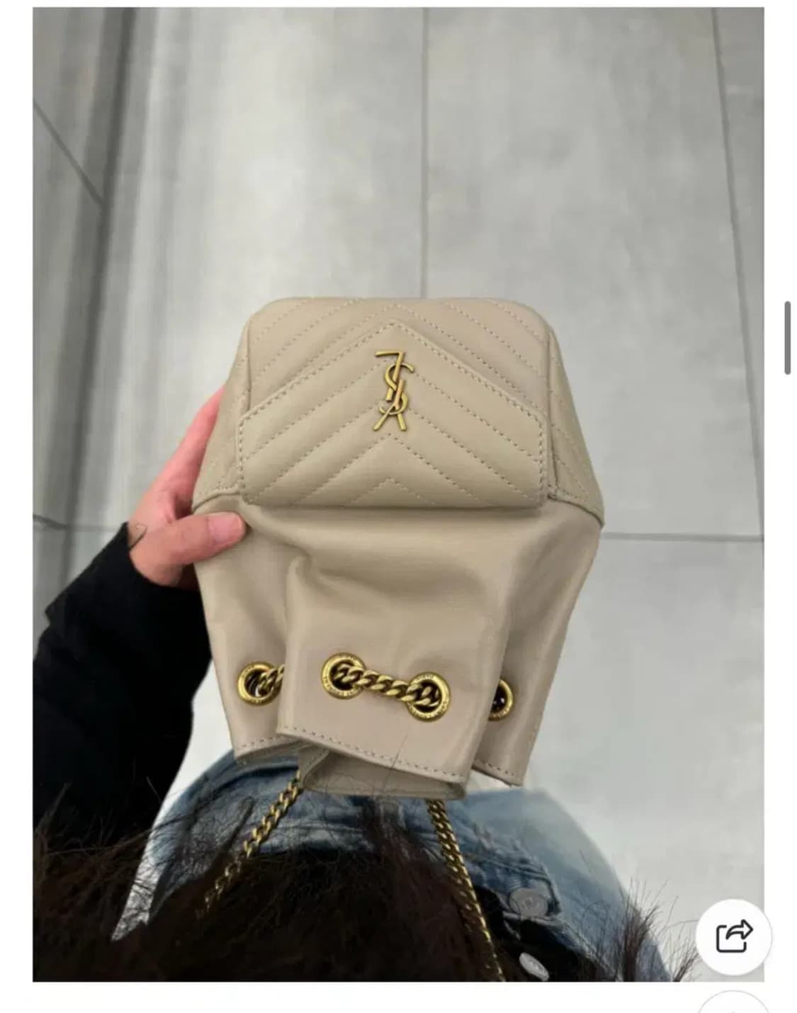 생로랑 램스킨 조 미니 버킷백 씨솔트 색상 상품이미지3