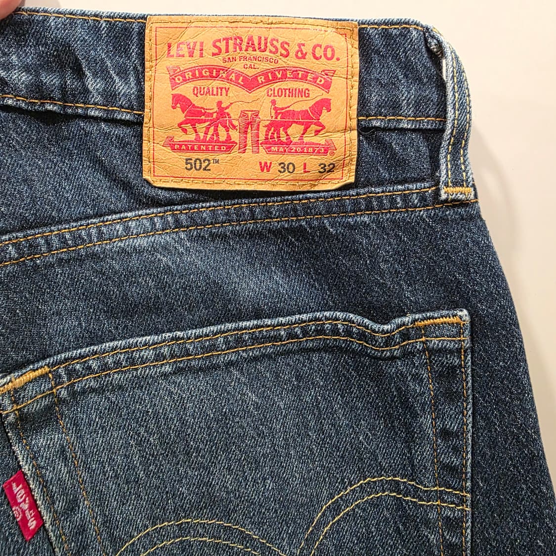 리바이스 502 테이퍼드 진청 데님 상품이미지4