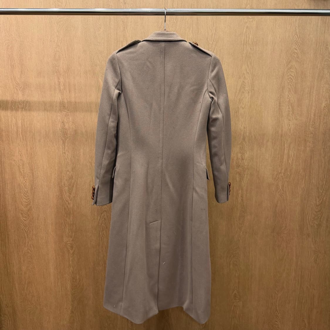 랄프로렌 더블 브레스티드 롱 코트 숄더 에폴렛 플랩 포켓 디테일 베이지 상품이미지3