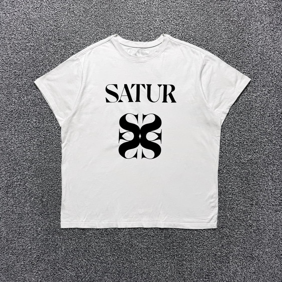 Name : SATUR 세터 시그니처 빅로고 화이트컬러 반팔티 :)  상품이미지1