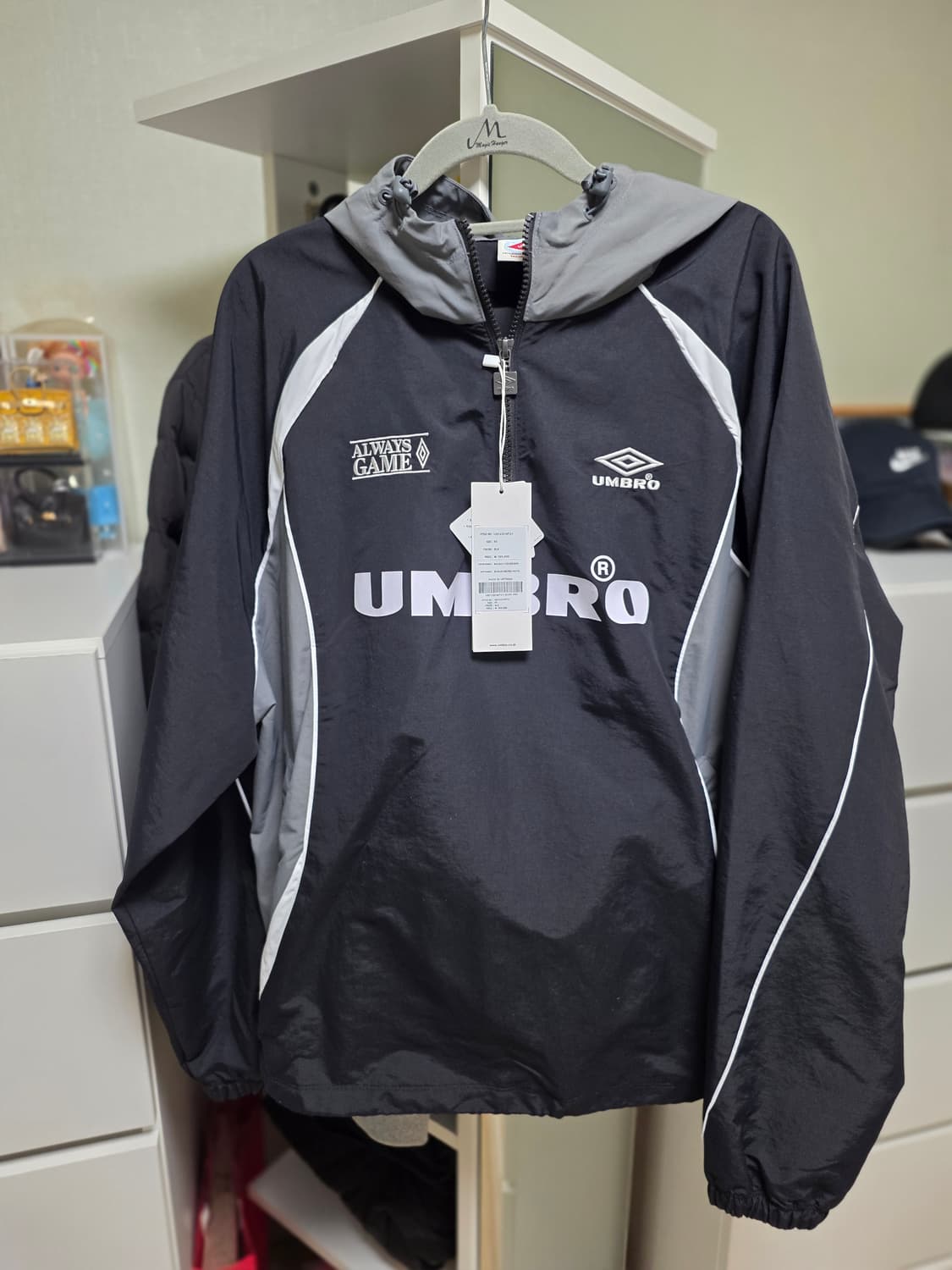 엄브로 HBL 스포티 우븐 아노락 셋업 팝니다 상품이미지4