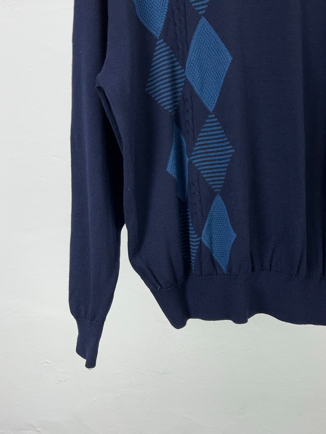 크리스찬 디올 스포츠 다크 네이비 로고 원 사이드 아가일 니트 상품이미지4