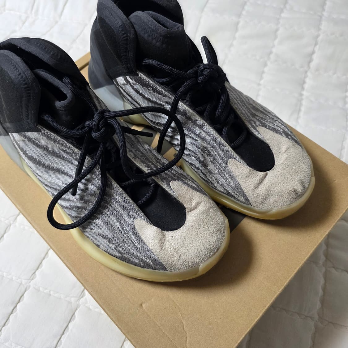 (중고) 아디다스 이지 퀀텀 라이프스타일 280사이즈 상품이미지4