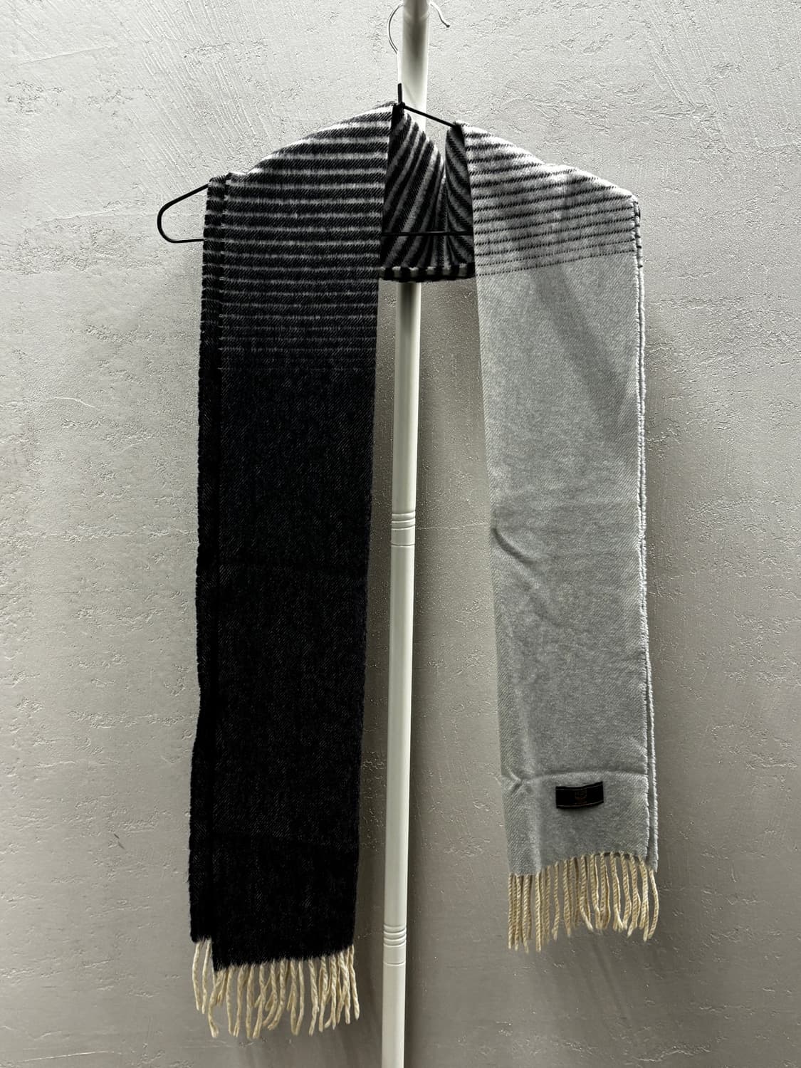 MCM 캐시미어 스트라이프 머플러  상품이미지2