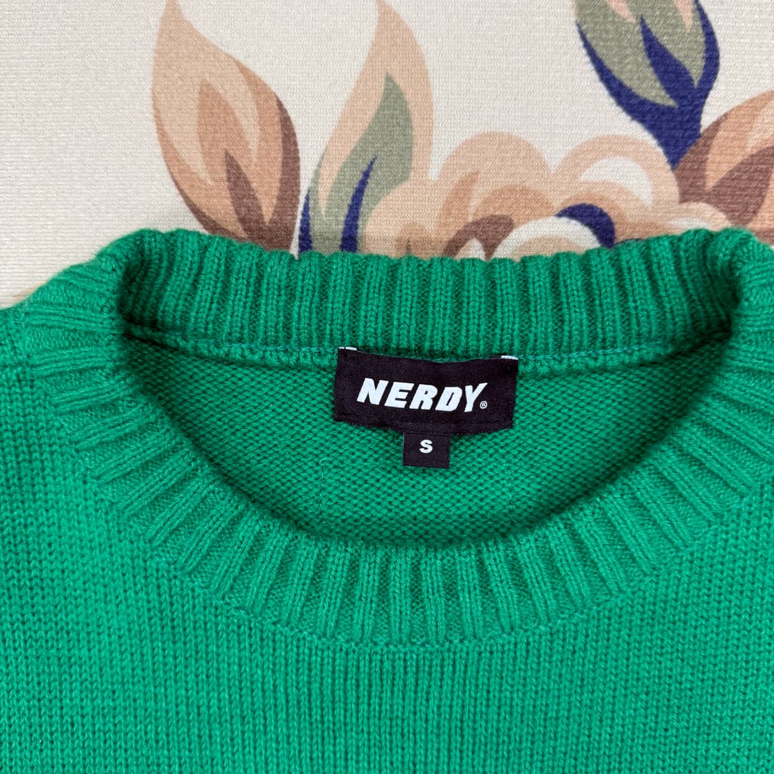 (L)널디 NERDY 빅로고 배색 니트 상품이미지2