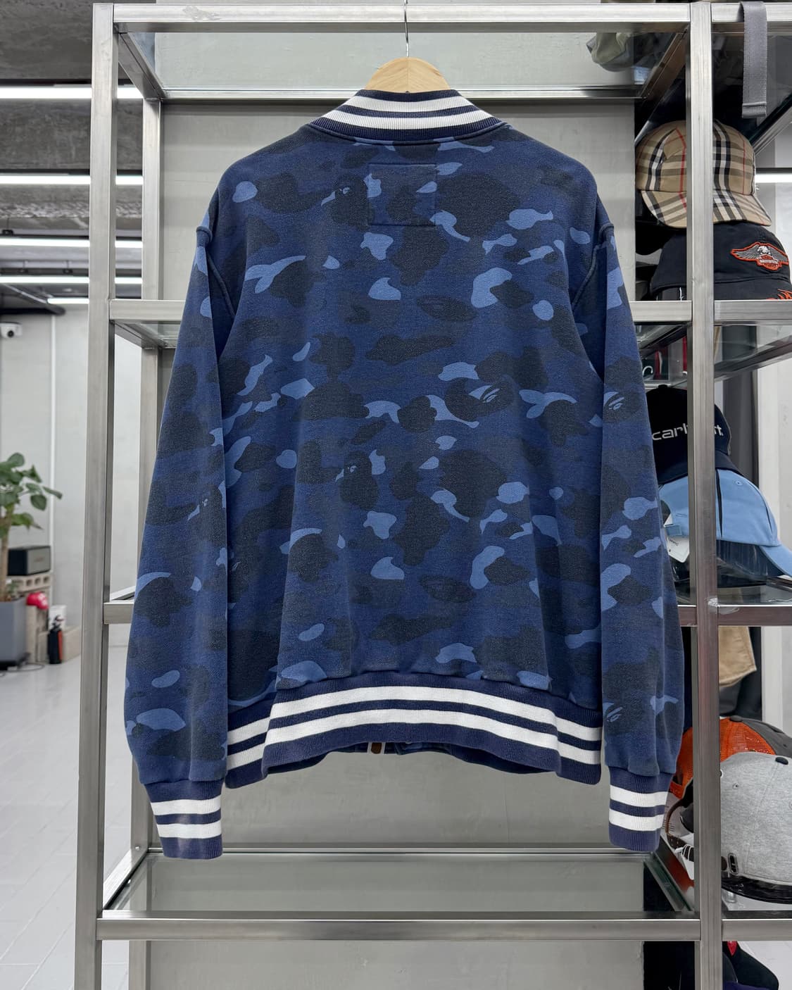 베이프 00s OG 블루 카모 스웻 바시티 자켓 상품이미지4
