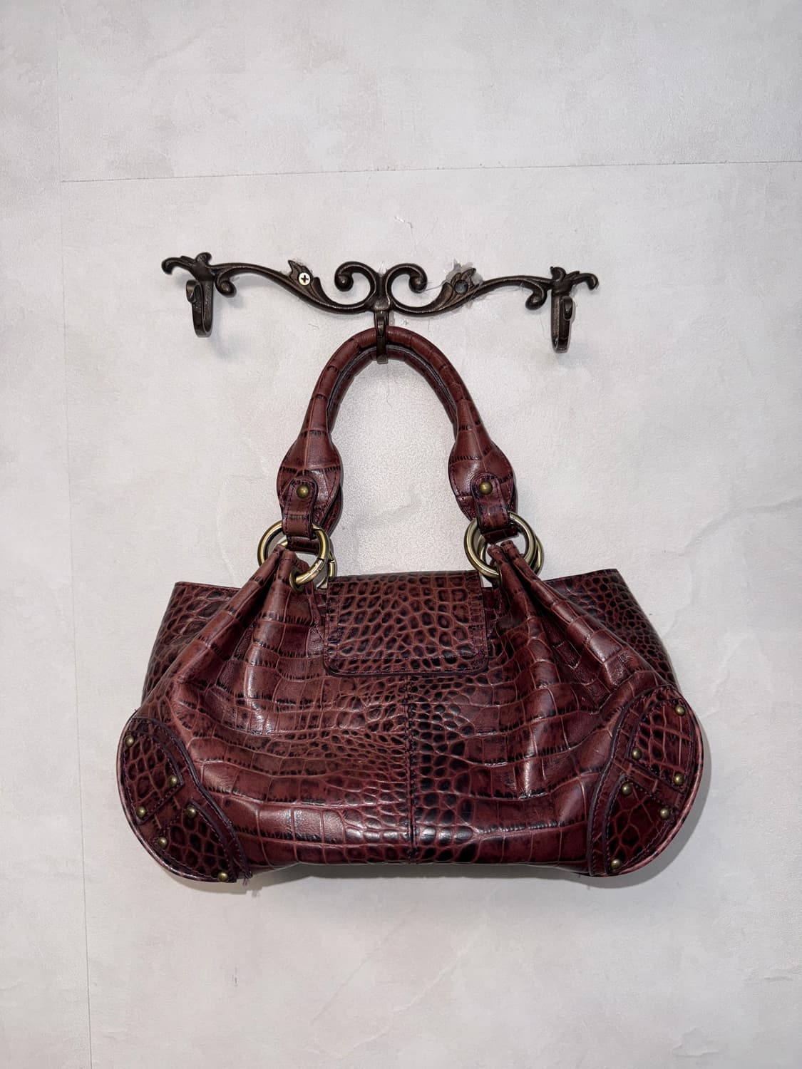 Burgundy python stud detail shoulder bag 상품이미지4