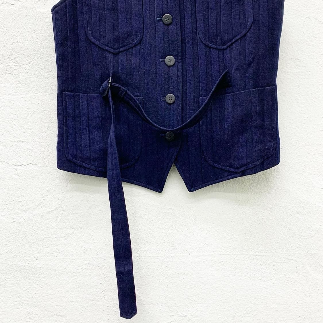 이세이미야케 네이비 벨티드 스트라이프 베스트 상품이미지3