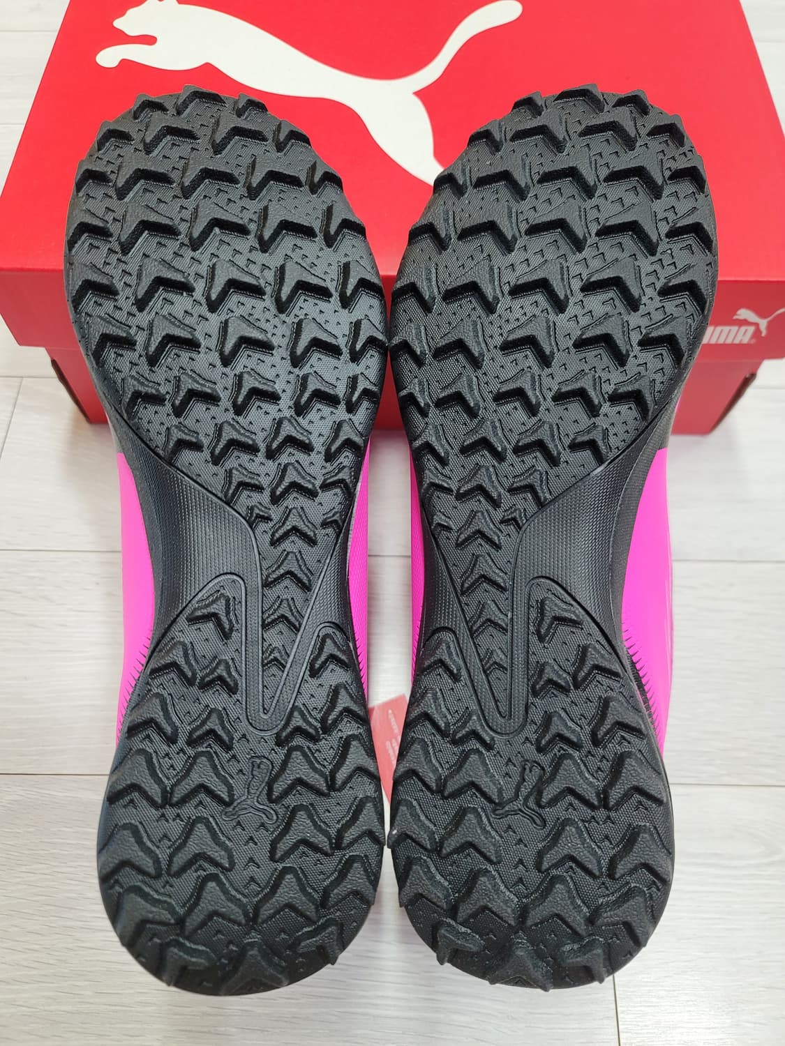 (255)푸마 풋살화 울트라 플레이 TT[대전 직거래도 가능] 상품이미지8