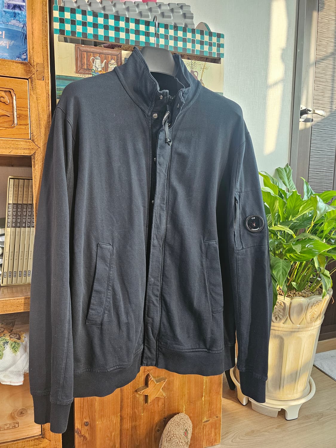 유행없이 입는 씨피 CP 컴퍼니 블랙 집업 자켓 L 팔아요 상품이미지3