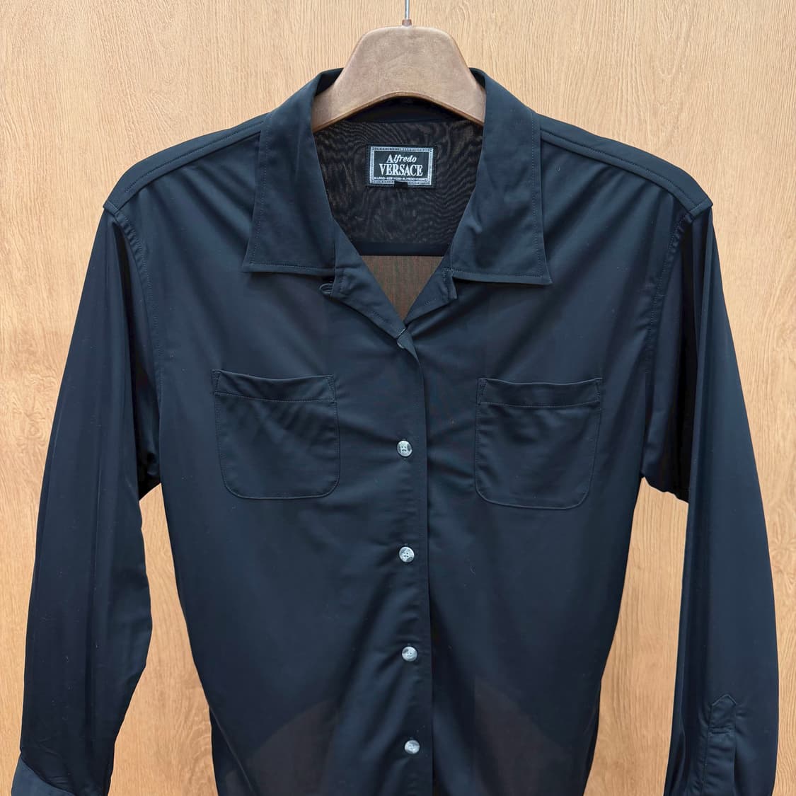 알프레도 베르사체 시스루 오픈 카라 셔츠 더블 패치 포켓 디테일 블랙 상품이미지3