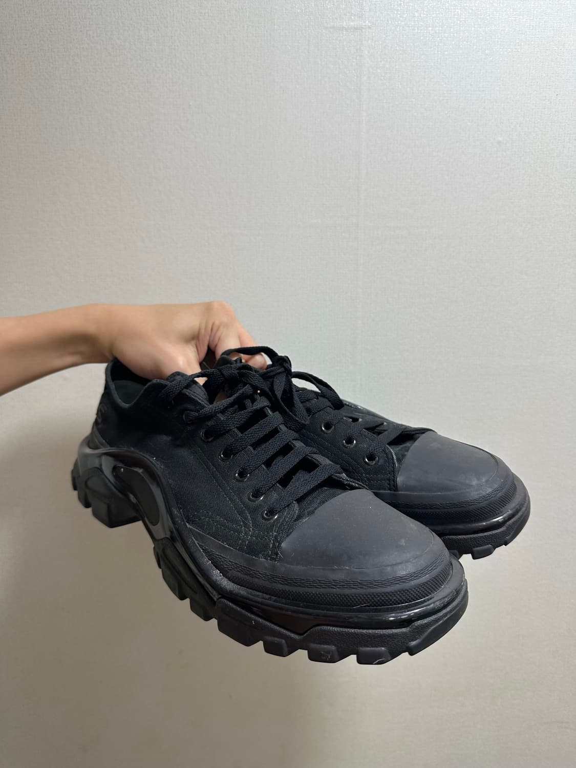 라프시몬스 디트로이트 러너 블랙 280 상품이미지1