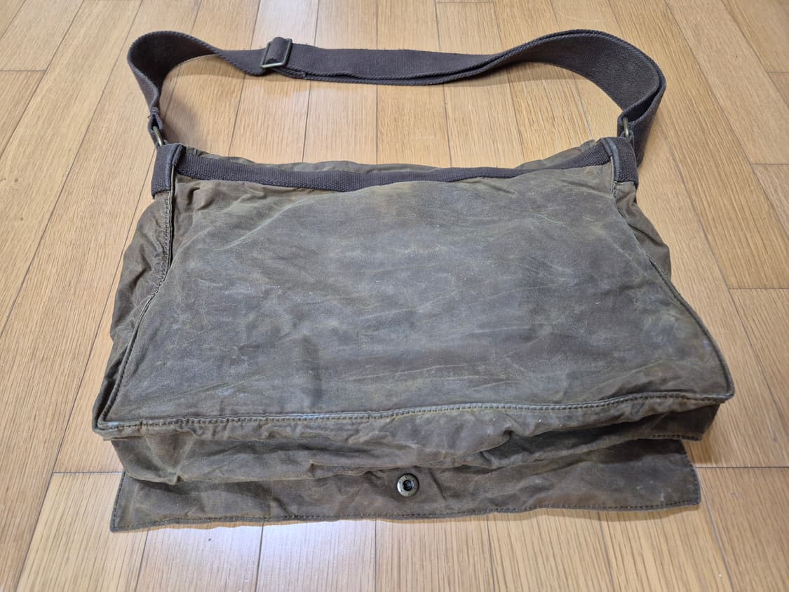 영국 british millerain x j crew 왁스 크로스백 상품이미지7