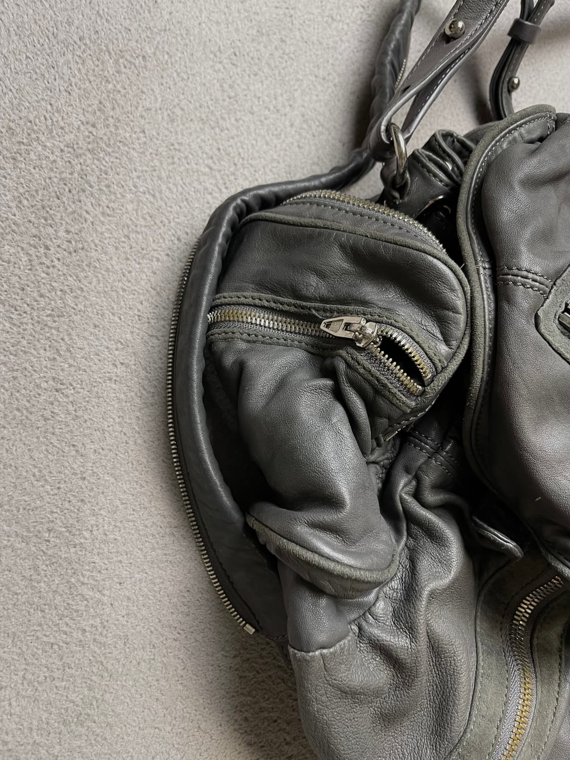 알렉산더왕 마르티 백팩 (그레이) 상품이미지4