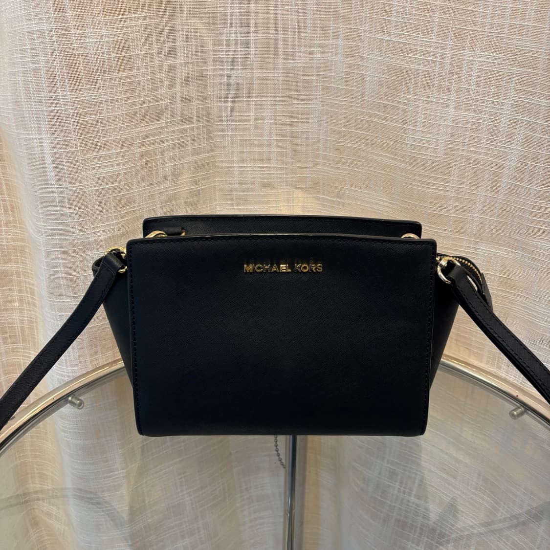 정품 마이클코어스 사피아노 크로스백     상품이미지2