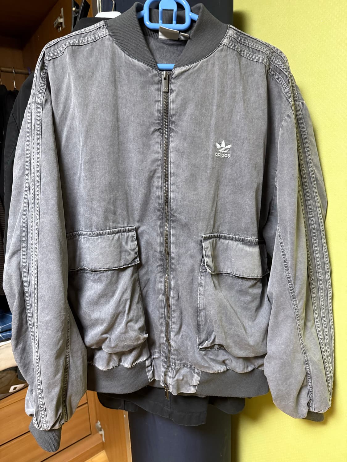 아디다스 아딜레늄2 워시드 봄버 자켓 차콜 상품이미지1