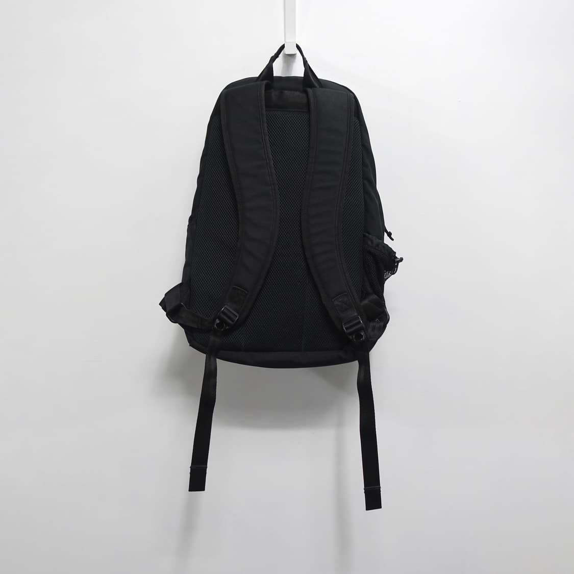 요지야마모토 x 뉴에라 엠브로이더리 헤드웨어 클립 유틸리티 백팩  상품이미지4